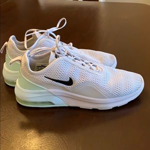 Nike Air Max Motion 2